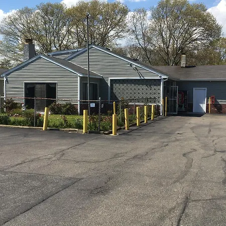 Shirley Motel